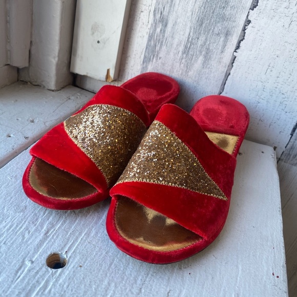 50s/60s Vintage red and gold “Nite Aires” slippers size 6 sku 4013 - Picture 1 of 6